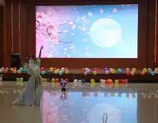 九游体育官方网站-迈克尔杰克逊49岁最后一次表演